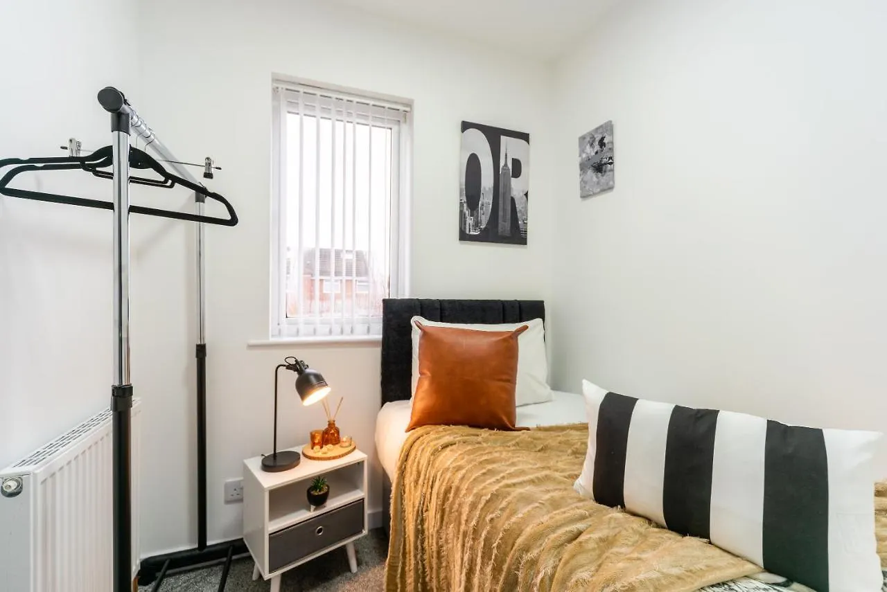 בית נופש קינגסטון אפון הול Nhyira Private Parking Chic Three Bedrooms Garage 2 Shower Rooms Classy Home