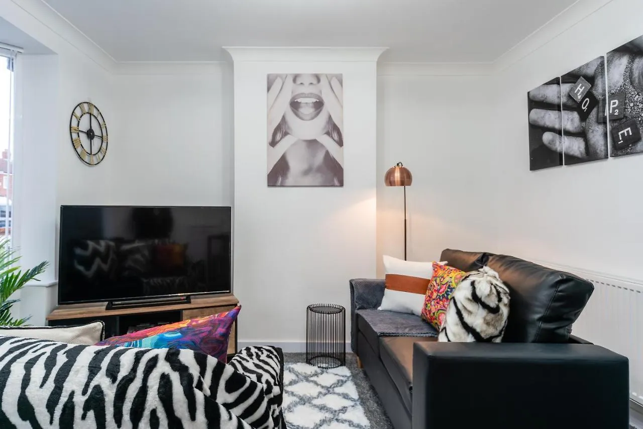 בית נופש קינגסטון אפון הול Nhyira Private Parking Chic Three Bedrooms Garage 2 Shower Rooms Classy Home