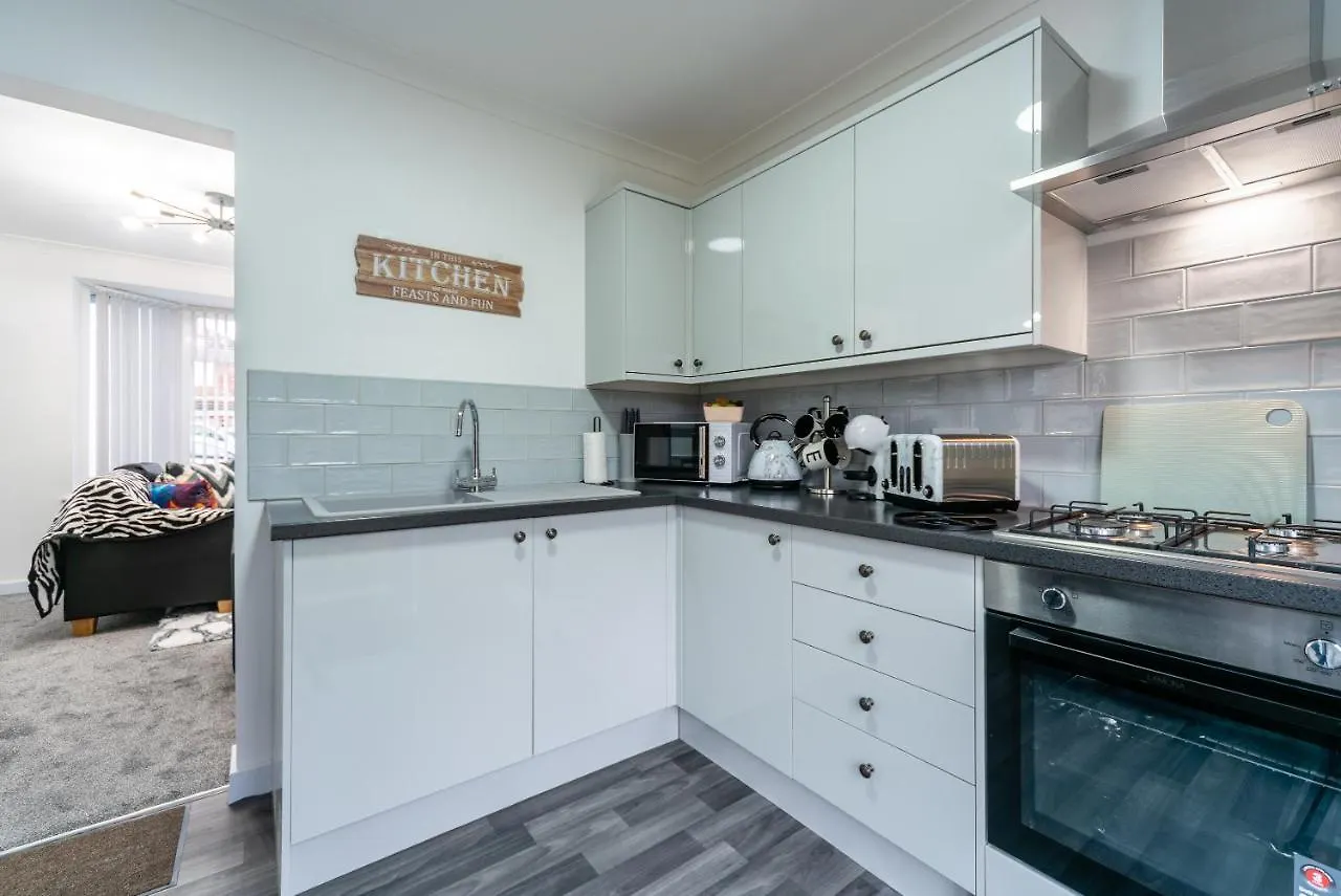 Vakantiehuis Nhyira Private Parking Chic Three Bedrooms Garage 2 Shower Rooms Classy Home Kingston upon Hull Verenigd Koninkrijk